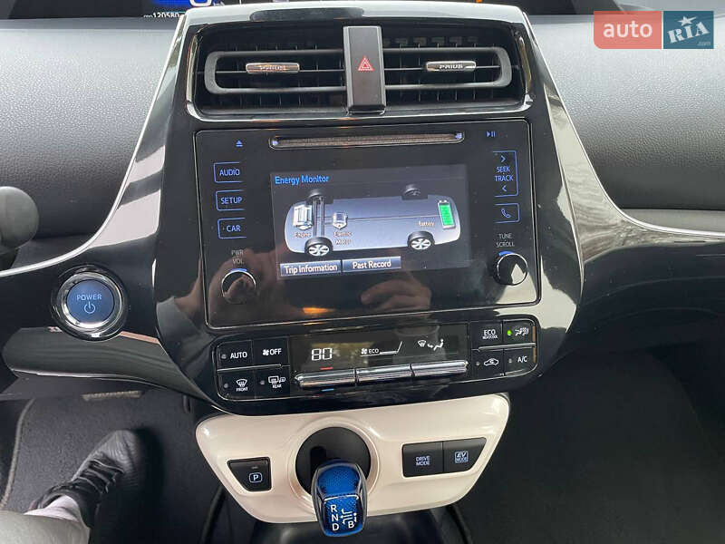 Хетчбек Toyota Prius 2017 в Києві