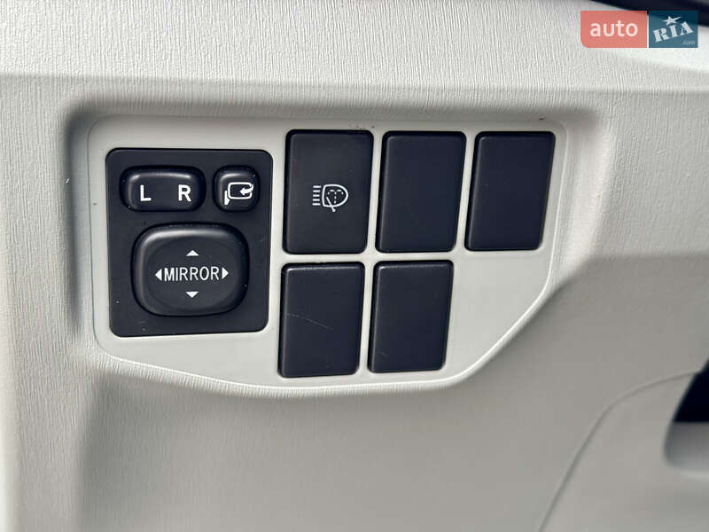 Хэтчбек Toyota Prius 2012 в Киеве