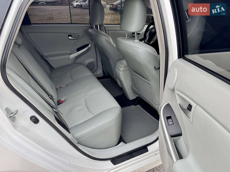 Хэтчбек Toyota Prius 2012 в Киеве