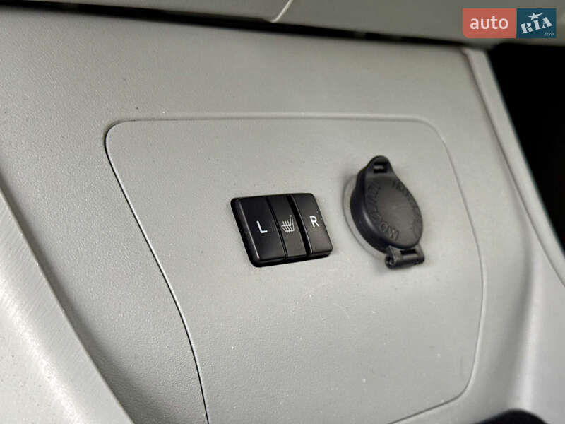 Хэтчбек Toyota Prius 2012 в Киеве