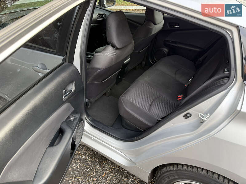 Хэтчбек Toyota Prius 2016 в Киеве фото 11 Хэтчбек Toyota Prius 2016 в Киеве