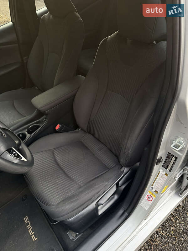 Хэтчбек Toyota Prius 2016 в Киеве фото 15 Хэтчбек Toyota Prius 2016 в Киеве