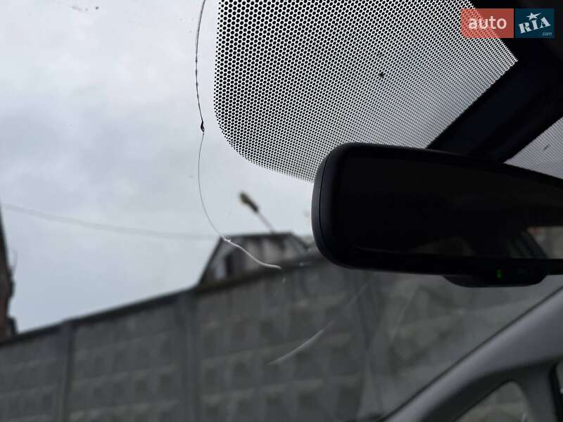 Хэтчбек Toyota Prius 2011 в Хмельницком