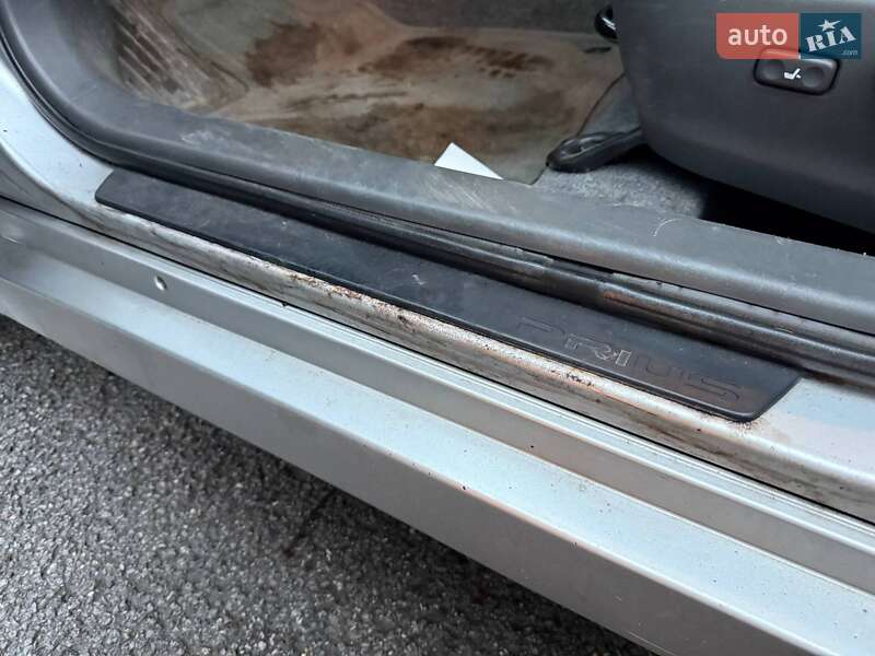 Хэтчбек Toyota Prius 2011 в Хмельницком