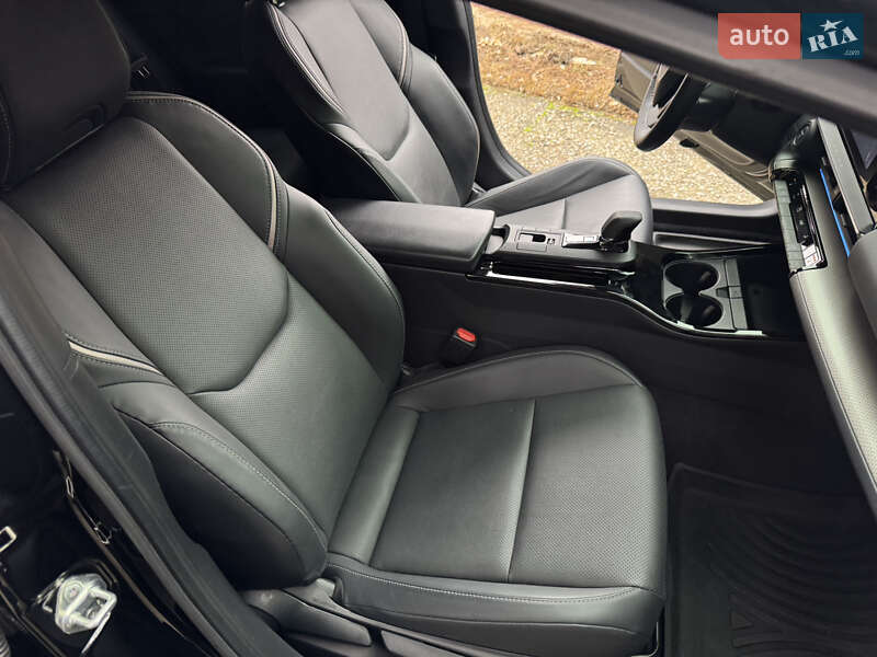 Хэтчбек Toyota Prius 2023 в Киеве фото 15 Хэтчбек Toyota Prius 2023 в Киеве