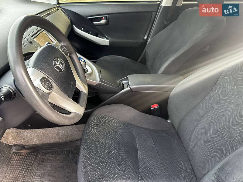 Хэтчбек Toyota Prius 2014 в Киеве фото 11 Хэтчбек Toyota Prius 2014 в Киеве