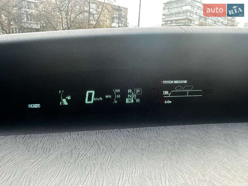 Хэтчбек Toyota Prius 2014 в Киеве фото 16 Хэтчбек Toyota Prius 2014 в Киеве