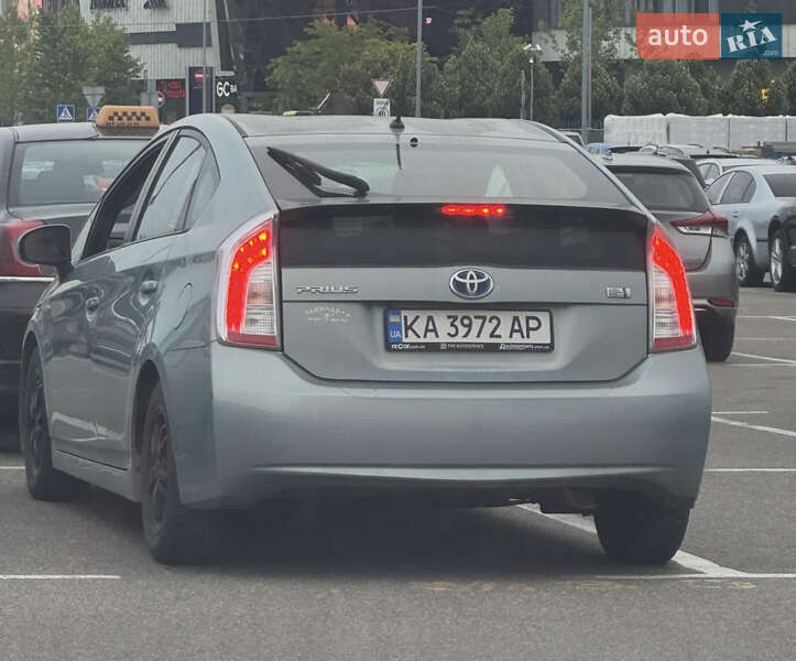 Хэтчбек Toyota Prius 2012 в Киеве
