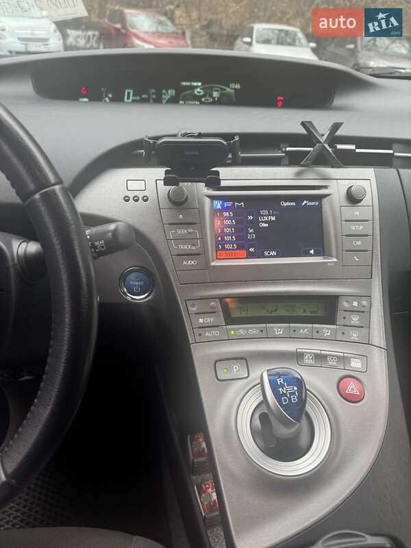 Хэтчбек Toyota Prius 2012 в Киеве