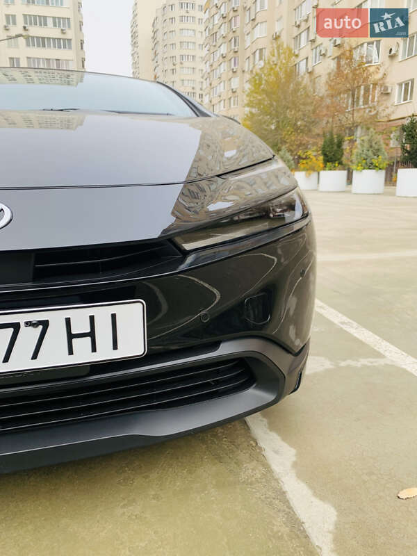 Хетчбек Toyota Prius 2024 в Одесі