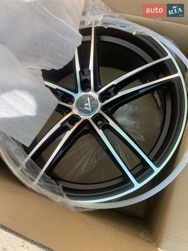 Хетчбек Toyota Prius 2024 в Одесі