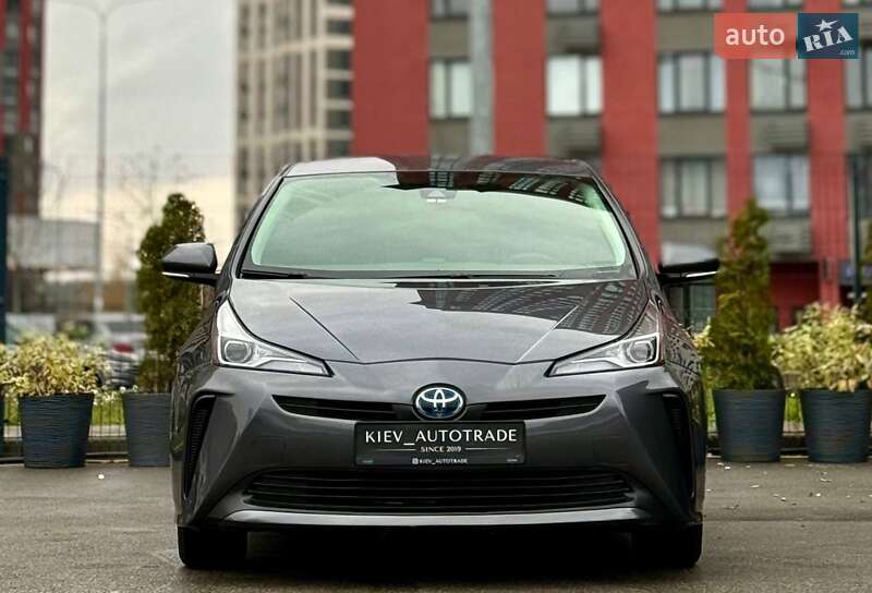 Хэтчбек Toyota Prius 2022 в Киеве