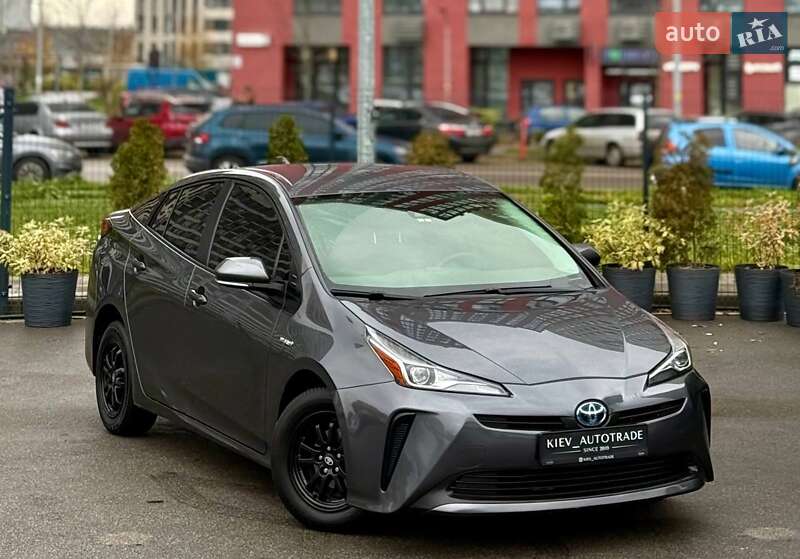 Хэтчбек Toyota Prius 2022 в Киеве