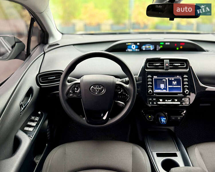 Хэтчбек Toyota Prius 2022 в Киеве