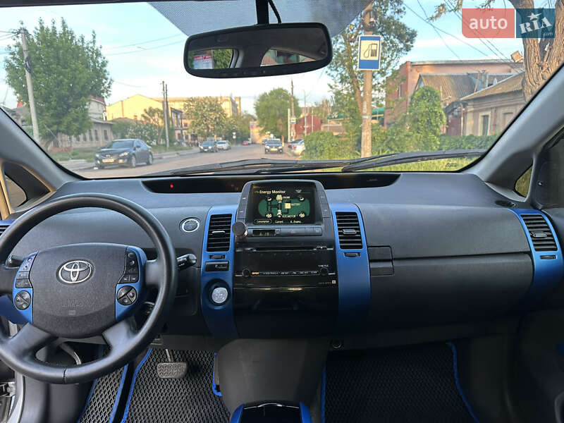 Хэтчбек Toyota Prius 2006 в Николаеве