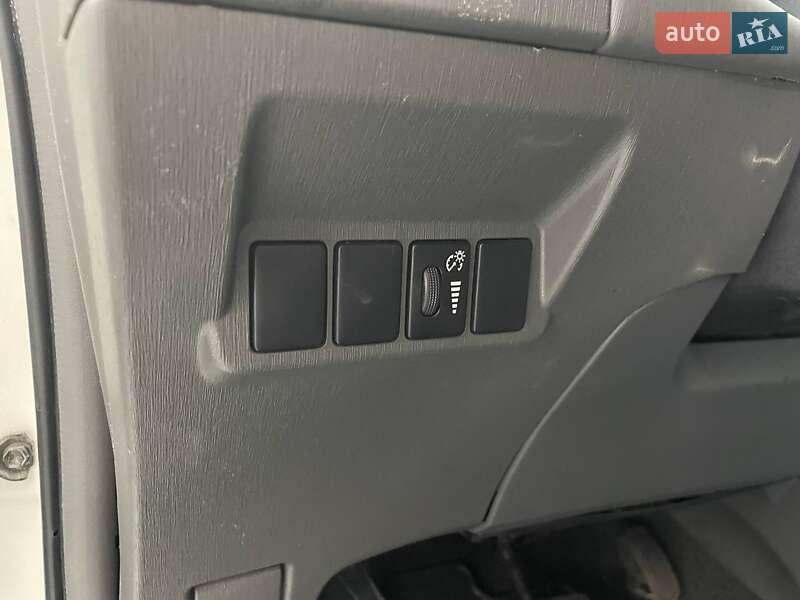 Хэтчбек Toyota Prius 2012 в Киеве