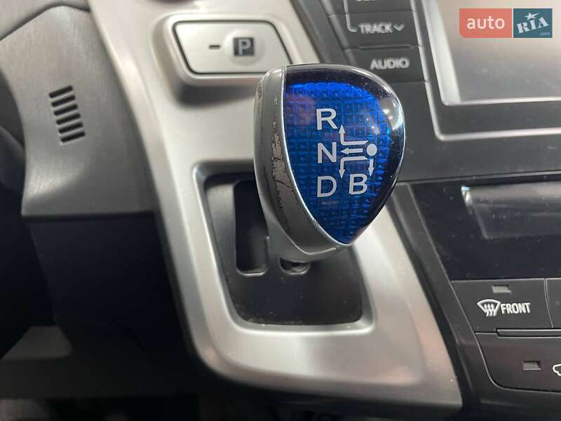 Хэтчбек Toyota Prius 2012 в Киеве