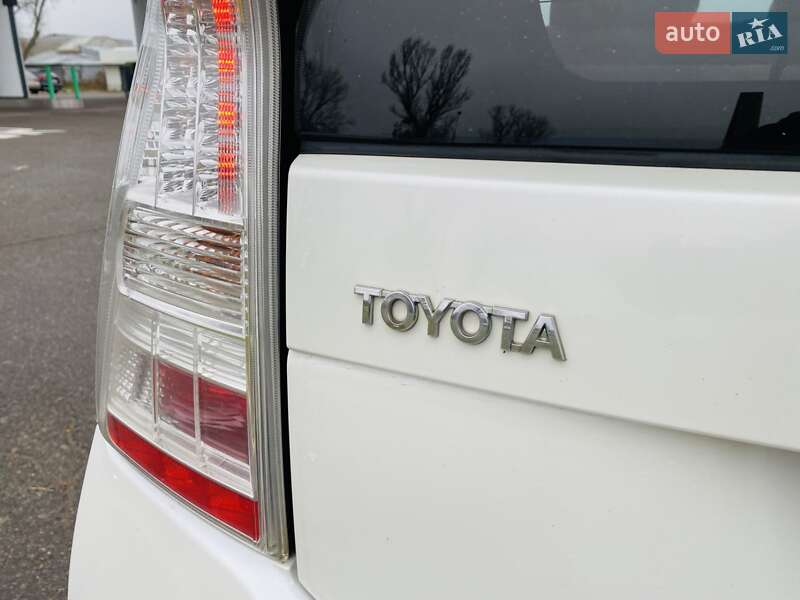 Хэтчбек Toyota Prius 2010 в Харькове