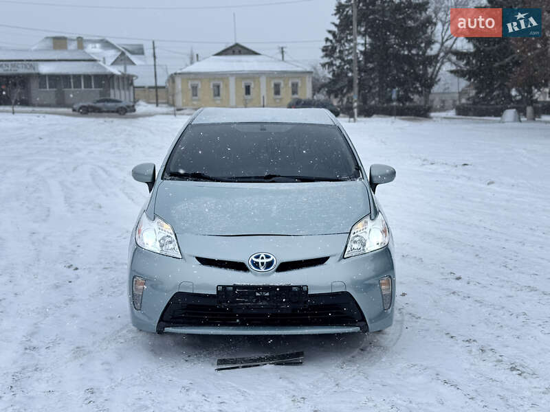 Хэтчбек Toyota Prius 2013 в Валках фото Хэтчбек Toyota Prius 2013 в Валках