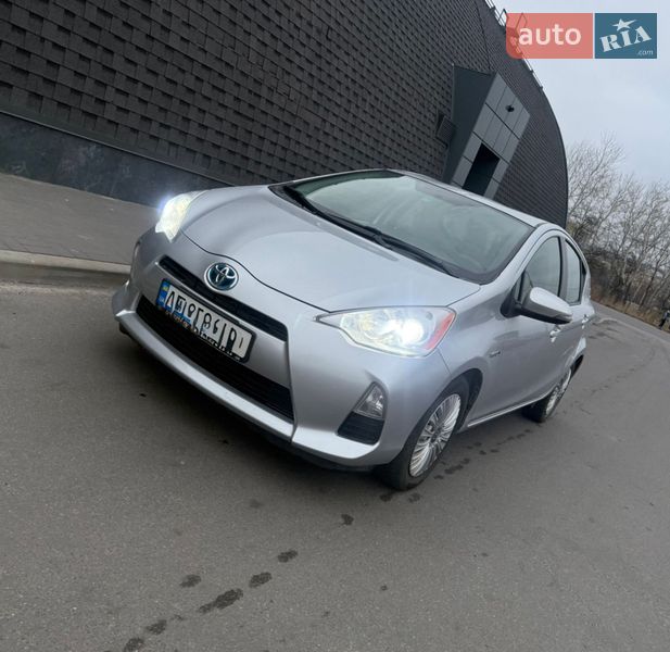 Хэтчбек Toyota Prius 2013 в Днепре фото 3 Хэтчбек Toyota Prius 2013 в Днепре