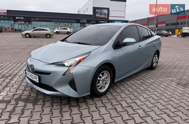 Хетчбек Toyota Prius 2017 в Києві