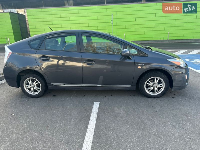 Хэтчбек Toyota Prius 2011 в Киеве