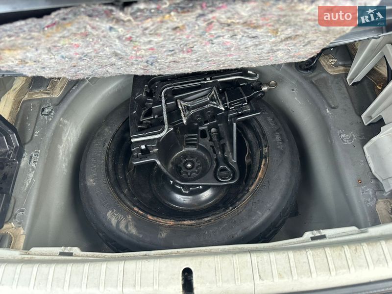 Хэтчбек Toyota Prius 2011 в Киеве