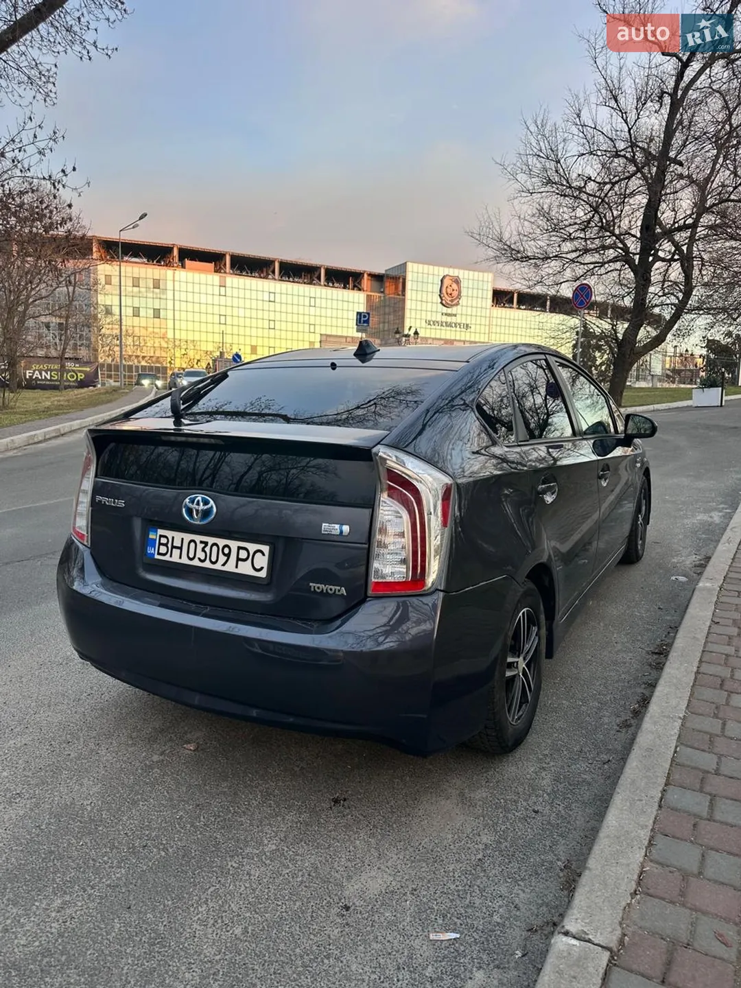 2015 Toyota Prius - мініатюра 4