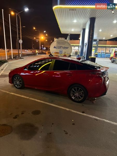 Хэтчбек Toyota Prius 2016 в Киеве