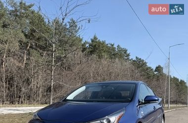 Хэтчбек Toyota Prius 2016 в Киеве
