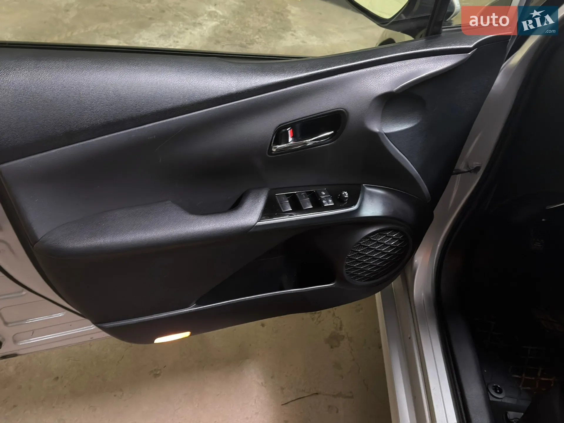 2020 Toyota Prius - мініатюра 9