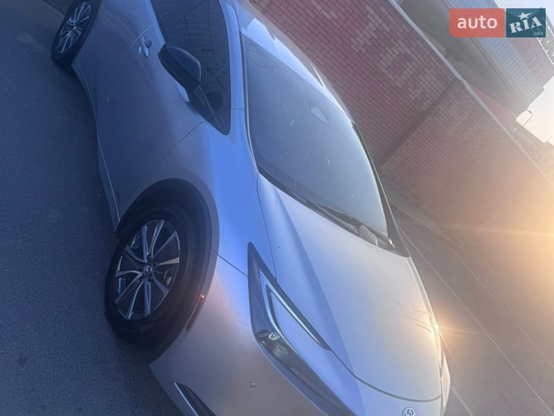 Хетчбек Toyota Prius 2023 в Кривому Розі