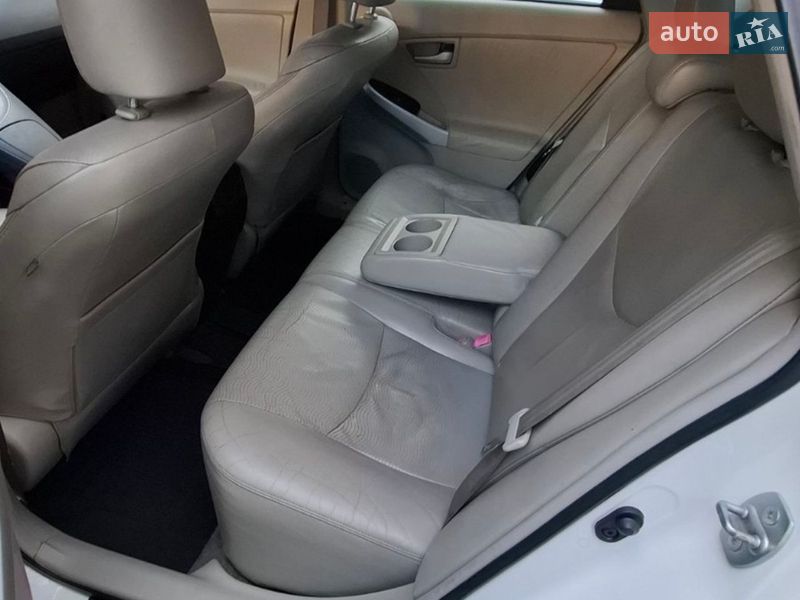 Хэтчбек Toyota Prius 2014 в Киеве фото 5 Хэтчбек Toyota Prius 2014 в Киеве