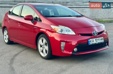 Хэтчбек Toyota Prius 2015 в Киеве