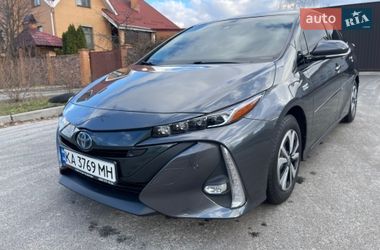 Хэтчбек Toyota Prius 2017 в Киеве