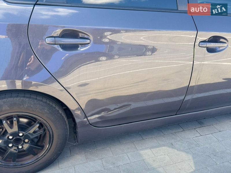 Хетчбек Toyota Prius 2013 в Умані