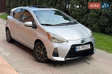 Хэтчбек Toyota Prius 2012 в Киеве