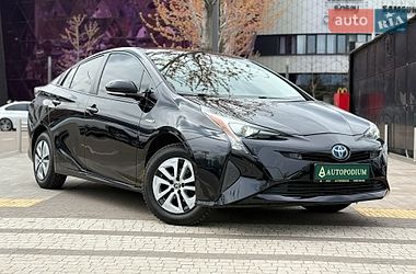 Хэтчбек Toyota Prius 2018 в Киеве