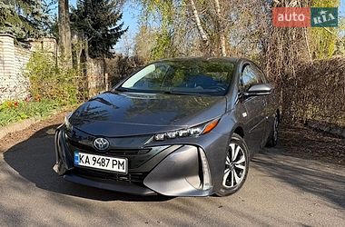 Хэтчбек Toyota Prius 2018 в Киеве