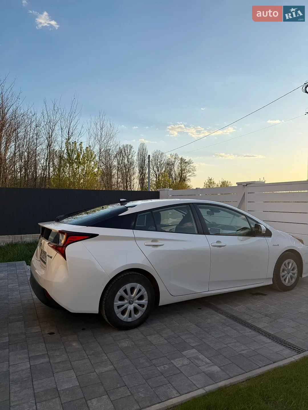 2019 Toyota Prius - мініатюра 2