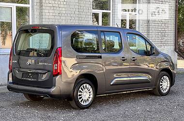 Минивэн Toyota Proace City Verso 2021 в 