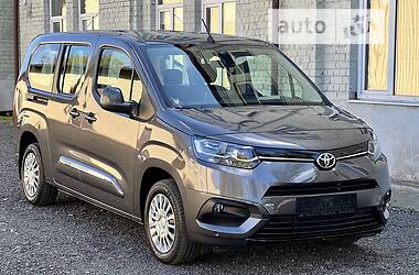 Минивэн Toyota Proace City Verso 2021 в 