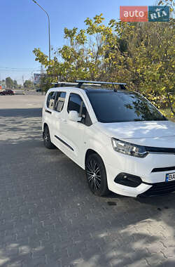 Минивэн Toyota Proace City Verso 2021 в 