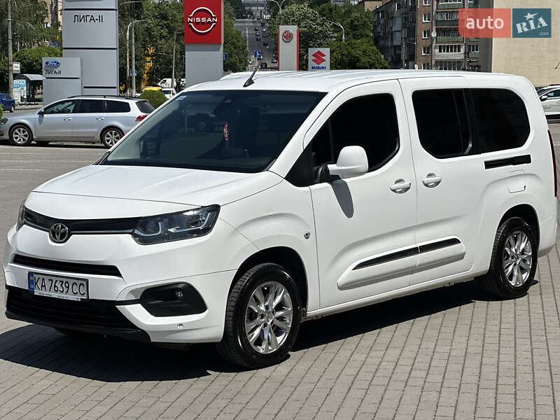 Минивэн Toyota Proace City 2021 в 