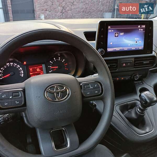 Вантажний фургон Toyota Proace City 2022 в Житомирі