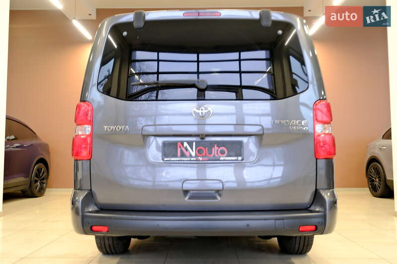 Мінівен Toyota Proace Verso 2022 в Одесі