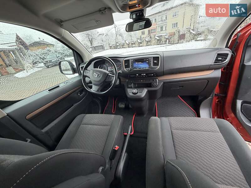 Минивэн Toyota Proace Verso 2022 в Калуше