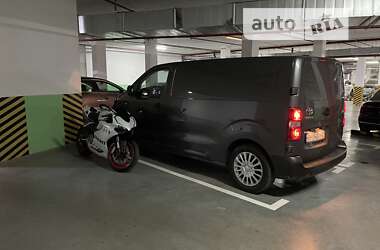 Вантажний фургон Toyota Proace 2020 в 