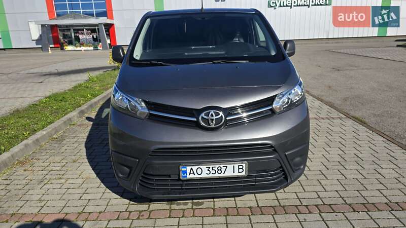 Грузовой фургон Toyota Proace 2018 в Тячеве