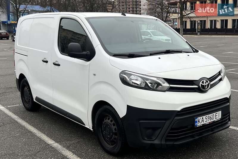 Вантажний фургон Toyota Proace 2017 в Броварах